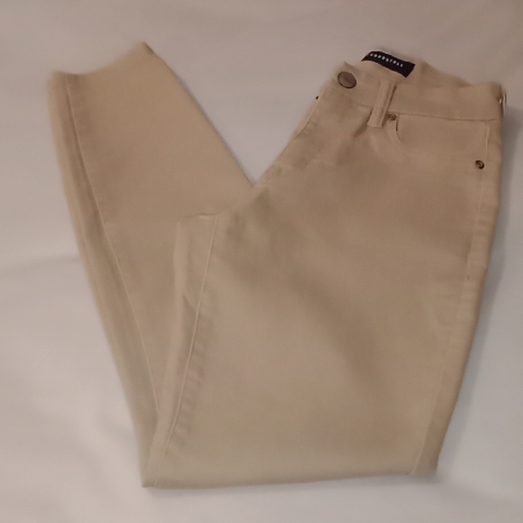 3/$10 AEROPOSTALE junior girl's high rise curvy jeggings - Picture 2 of 5